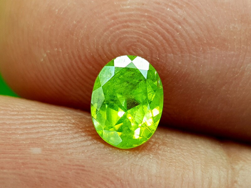 1.35ct Natural Colour Changing Sphene Top Quality