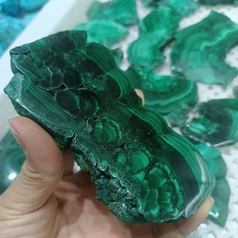 Natural Malachite Stone Flake Crystal for Home and Office Decoration - Mineral Reiki Healing, Craft Gifts and Ornaments