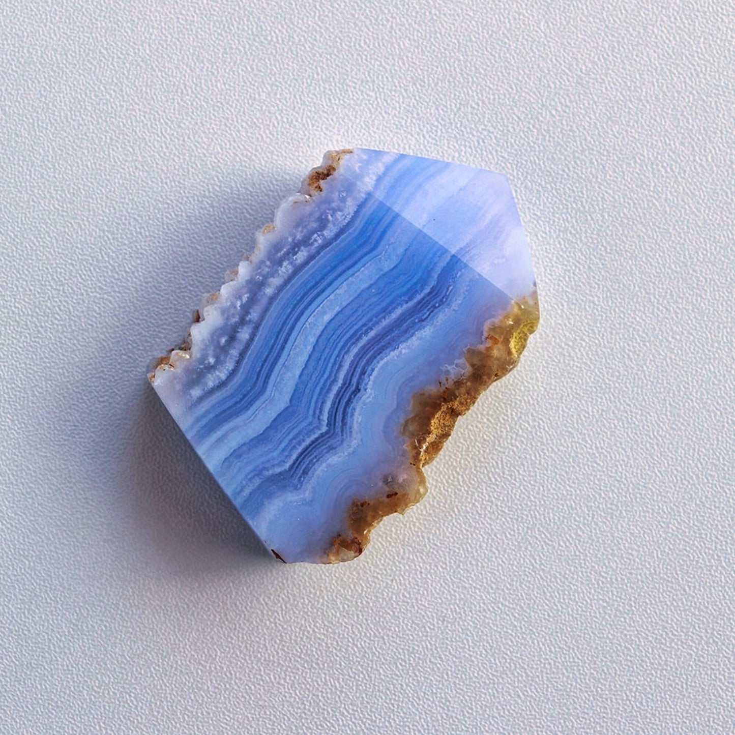 Natural Blue Chalcedony Agate Raw Stone Slice for Energy and Decoration